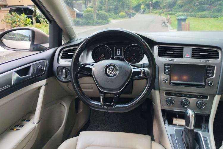 Used Volkswagen Golf 2014 1.6L Automatic Comfort Model Steering Wheel