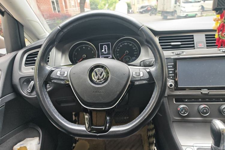 Used Volkswagen Golf 2014 1.4TSI Automatic Luxury Model Steering Wheel