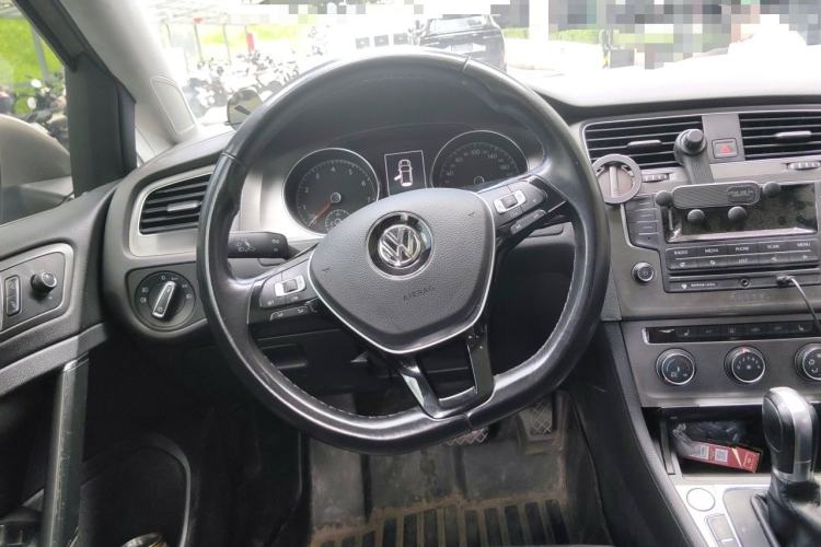 Used Volkswagen Golf 2014 1.4TSI Automatic Luxury Model Steering Wheel