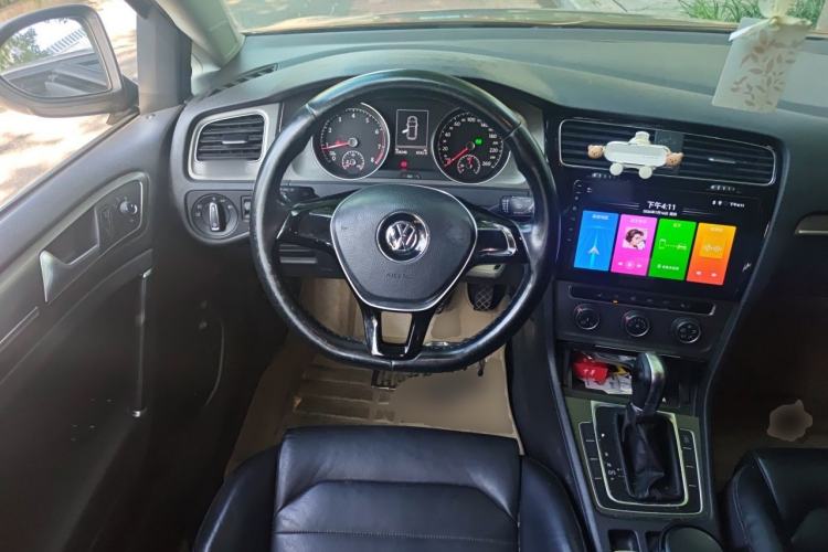 Used Volkswagen Golf 2014 1.6L Automatic Comfort Model Steering Wheel