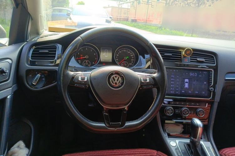 Used Volkswagen Golf 2014 1.4TSI Automatic Flagship Model Steering Wheel