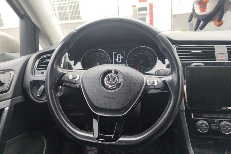 Used Volkswagen Golf 2014 1.4TSI Automatic Flagship Model Steering Wheel