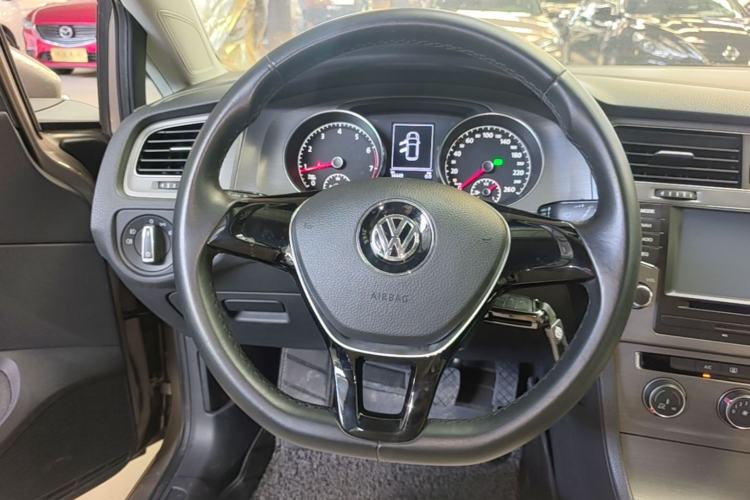 Used Volkswagen Golf 2014 1.6L Automatic Comfort Model Steering Wheel