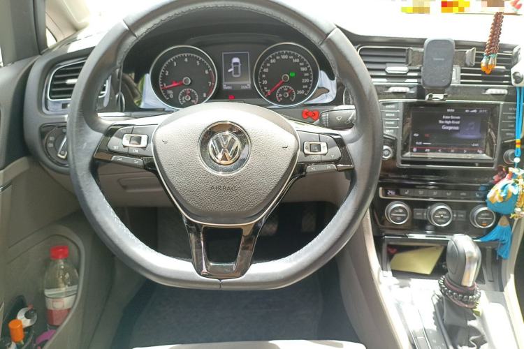 Used Volkswagen Golf 2014 1.4TSI Automatic Flagship Model Steering Wheel