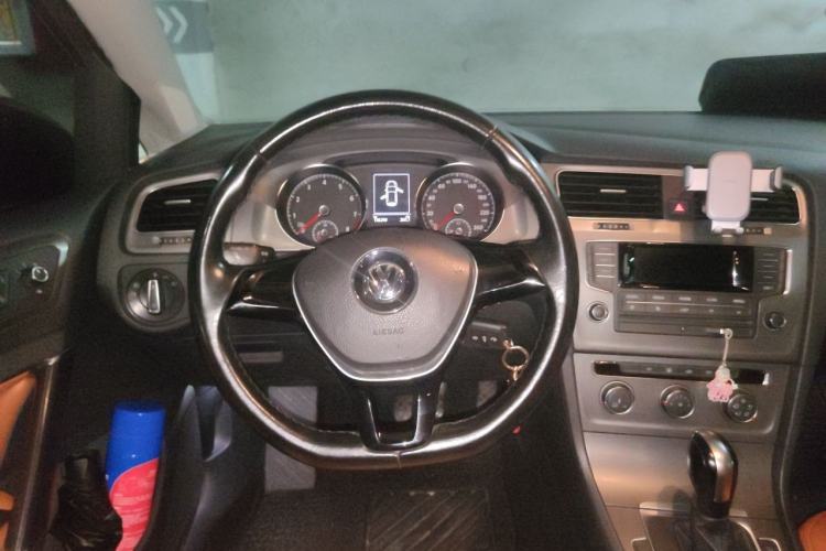 Used Volkswagen Golf 2014 1.6L Automatic Comfort Model Steering Wheel