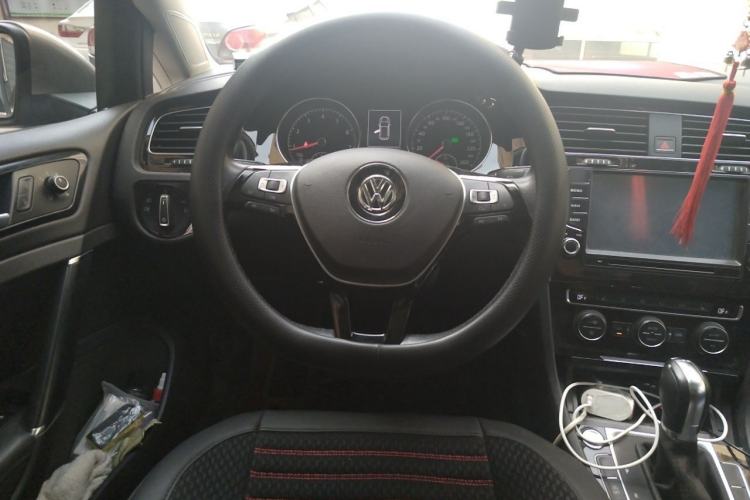 Used Volkswagen Golf 2014 1.4TSI Automatic Flagship Model Steering Wheel