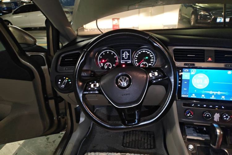 Used Volkswagen Golf 2014 1.4TSI Automatic Luxury Model Steering Wheel