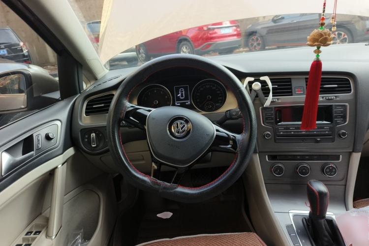 Used Volkswagen Golf 2014 1.6L Automatic Comfort Model Steering Wheel