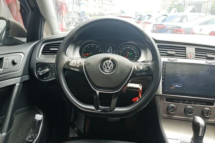 Used Volkswagen Golf 2014 1.4TSI Automatic Comfort Model Steering Wheel