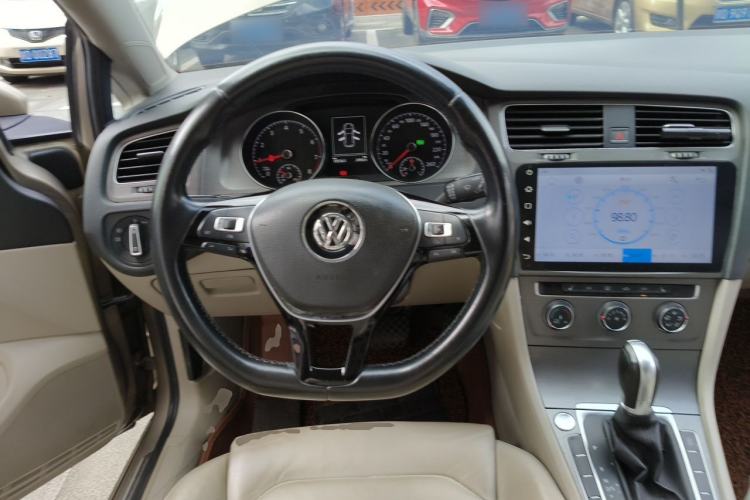Used Volkswagen Golf 2014 1.4TSI Automatic Luxury Model Steering Wheel