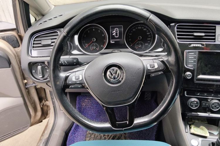 Used Volkswagen Golf 2014 1.4TSI Automatic Flagship Model Steering Wheel