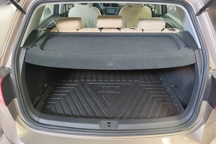 Used Volkswagen Golf 2014 1.6L Automatic Comfort Model Trunk