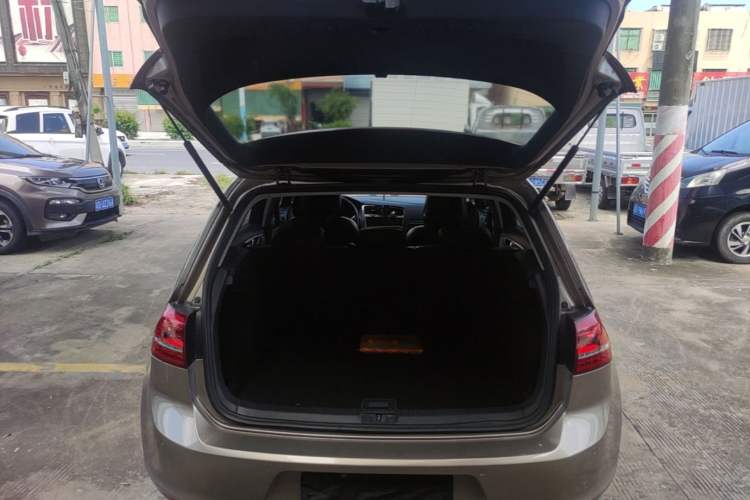 Used Volkswagen Golf 2014 1.4TSI Automatic Comfort Model Trunk