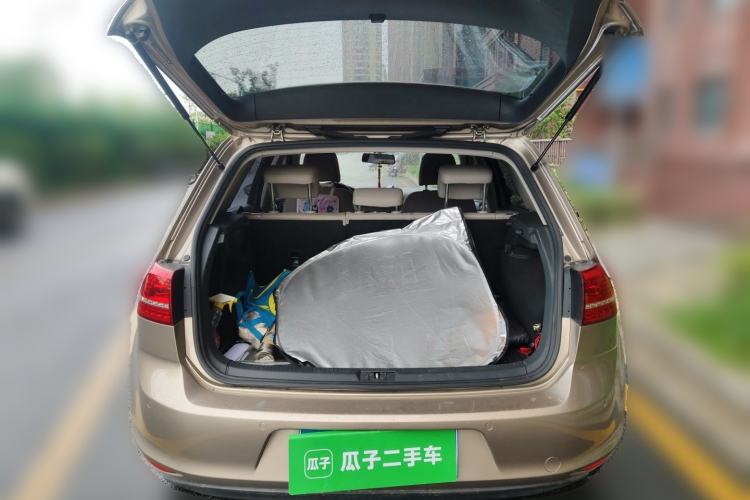Used Volkswagen Golf 2014 1.6L Automatic Comfort Model Trunk