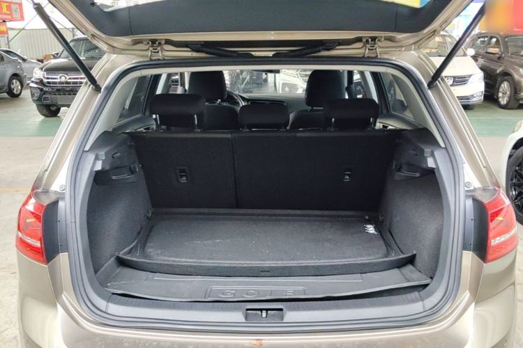 Used Volkswagen Golf 2014 1.4TSI Automatic Comfort Model Trunk