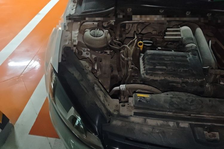 Used Volkswagen Golf 2014 1.4TSI Automatic Comfort Model Engine Bay Right
