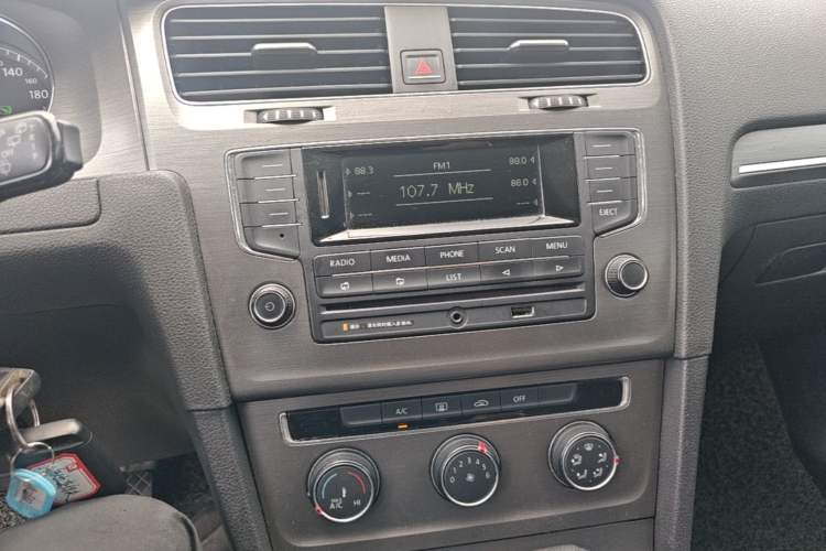 Used Volkswagen Golf 2014 1.4TSI Automatic Comfort Model Audio And AC Panel