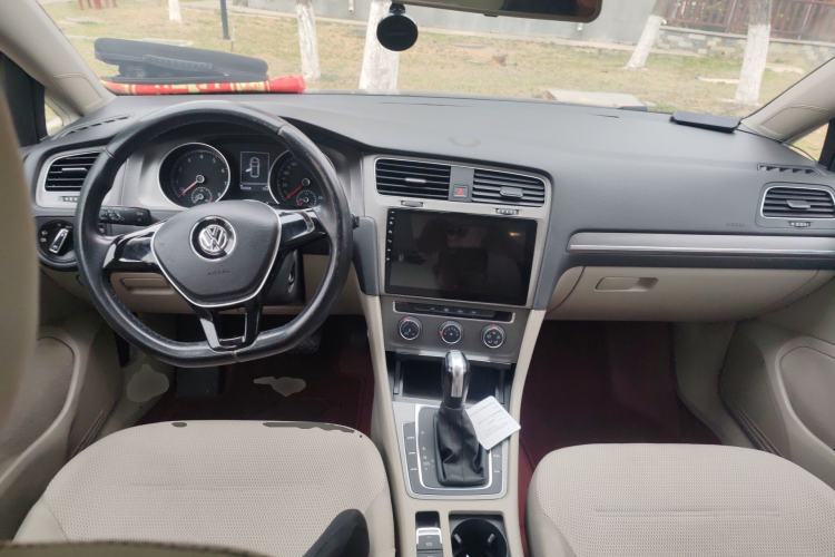 Used Volkswagen Golf 2014 1.4TSI Automatic Comfort Model Center Console