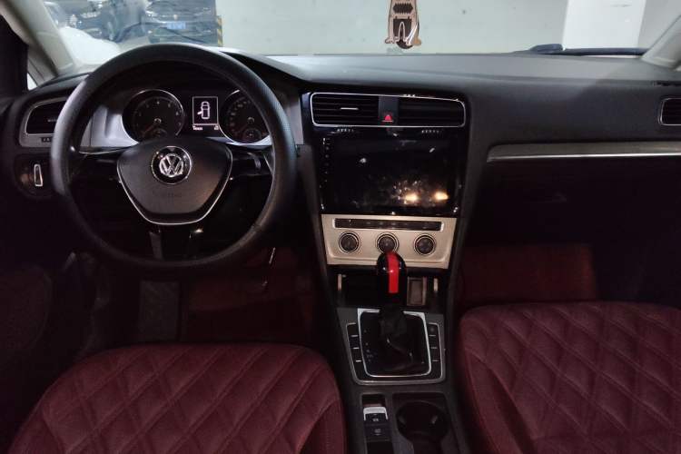 Used Volkswagen Golf 2014 1.4TSI Automatic Comfort Model Center Console