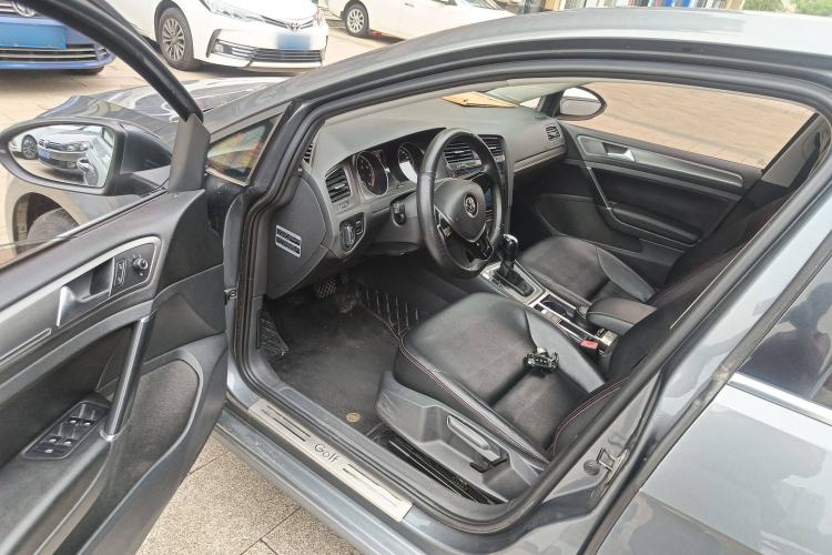 Used Volkswagen Golf 2014 1.4TSI Automatic Comfort Model Driver Seat
