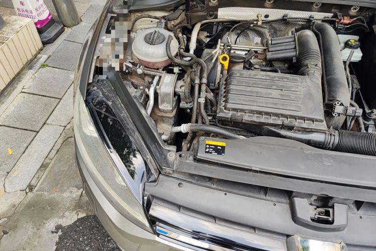 Used Volkswagen Golf 2014 1.4TSI Luxury Travel Edition Engine Bay Right
