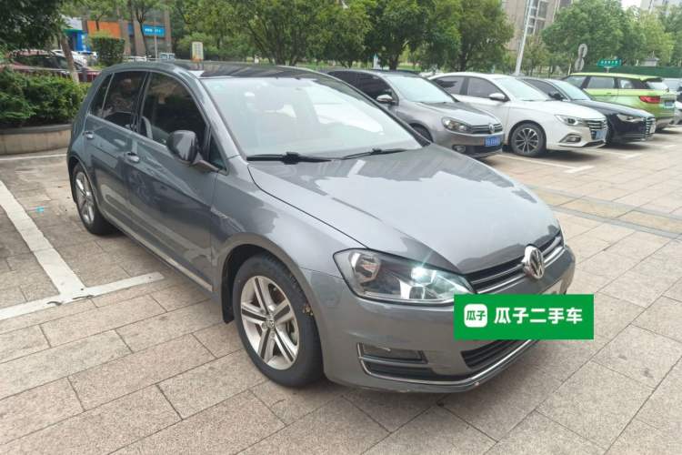 Used Volkswagen Golf 2014 1.4TSI Automatic Comfort Model Front Right 45 Deg