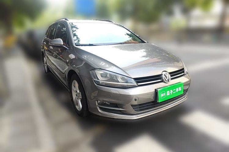 Used Volkswagen Golf 2014 1.4TSI Luxury Travel Edition Front Right 45 Deg