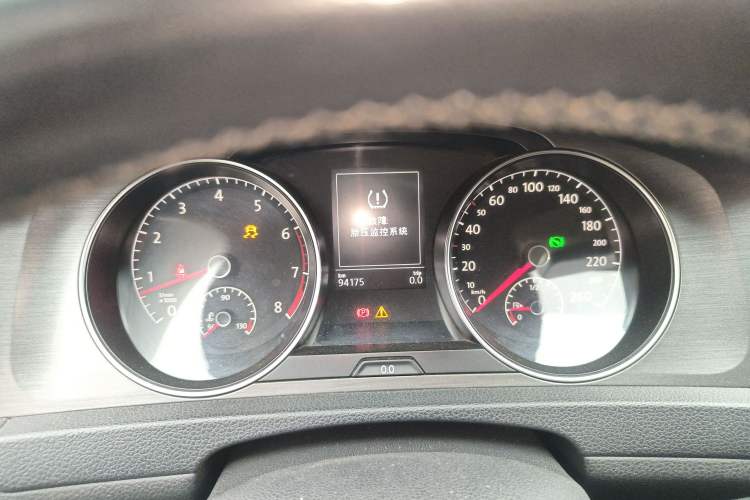 Used Volkswagen Golf 2014 1.4TSI Automatic Comfort Model Instrument Cluster