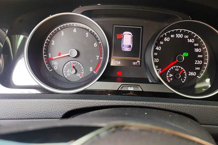 Used Volkswagen Golf 2014 1.4TSI Luxury Travel Edition Instrument Cluster
