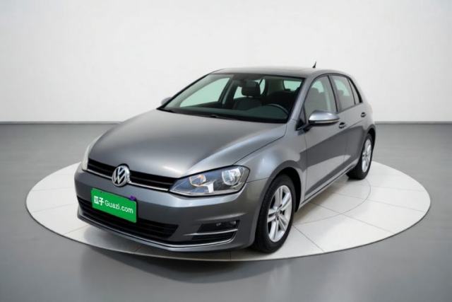 Ojetý Volkswagen Golf 2014 1.4TSI Automatic Luxury Model