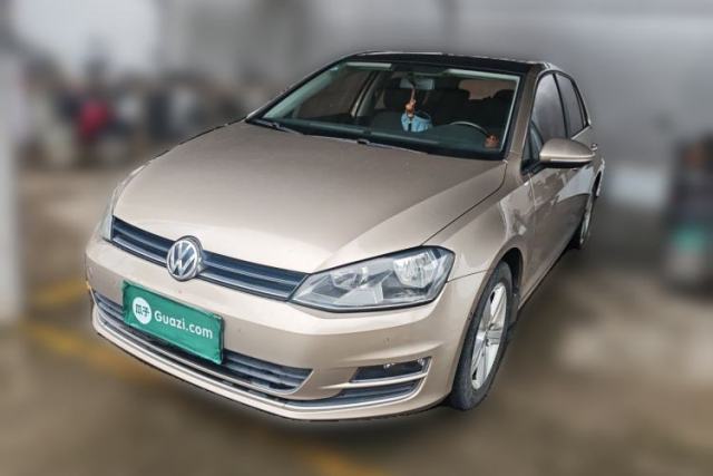 Volkswagen Golf 2014 1.6L Automatic Comfort Model مستعملة
