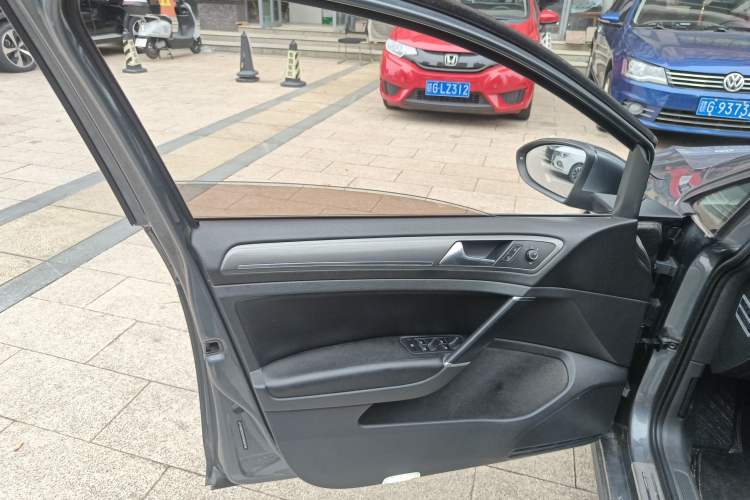 Used Volkswagen Golf 2014 1.4TSI Automatic Comfort Model Left Front Door Interior
