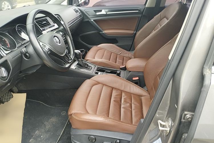 Used Volkswagen Golf 2014 1.4TSI Luxury Travel Edition Left Front Seat