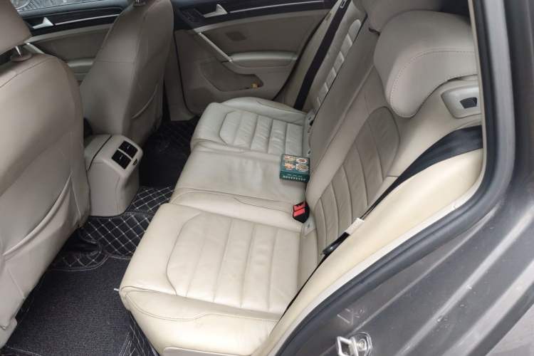 Used Volkswagen Golf 2014 1.4TSI Luxury Travel Edition Left Rear Seat