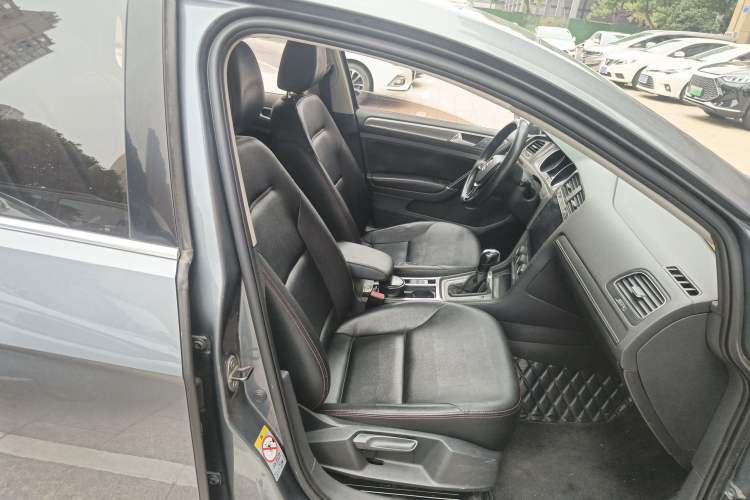 Used Volkswagen Golf 2014 1.4TSI Automatic Comfort Model Right Front Seat
