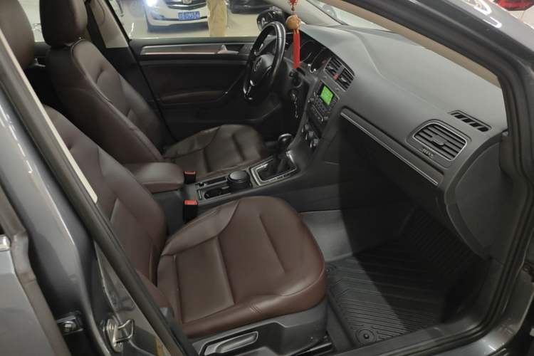 Used Volkswagen Golf 2014 1.4TSI Automatic Comfort Model Right Front Seat