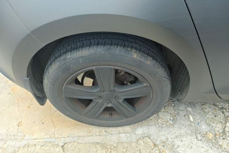 Used Volkswagen Golf 2014 1.4TSI Automatic Comfort Model Right Rear Wheel Hub