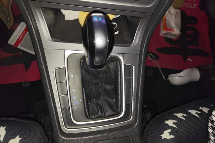 Used Volkswagen Golf 2014 1.6L Automatic Fashion Model Gear Lever