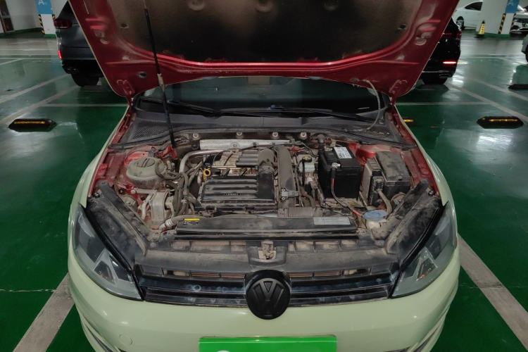 Used Volkswagen Golf 2014 1.4TSI Automatic Comfort Model Engine Bay