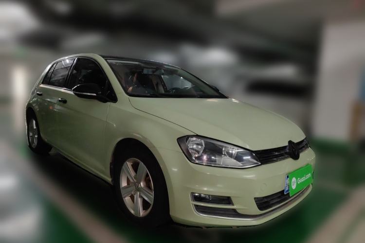Used Volkswagen Golf 2014 1.4TSI Automatic Comfort Model Front Right 45 Deg