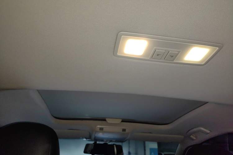Used Volkswagen Golf 2014 1.4TSI Automatic Comfort Model Headliner
