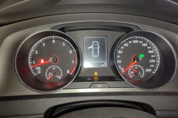 Used Volkswagen Golf 2014 1.4TSI Automatic Comfort Model Instrument Cluster