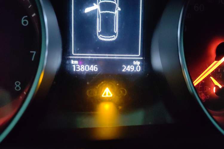 Used Volkswagen Golf 2014 1.4TSI Automatic Comfort Model Odometer Close Up