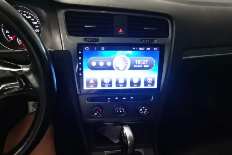 Used Volkswagen Golf 2014 1.4TSI Automatic Comfort Model Audio And AC Panel