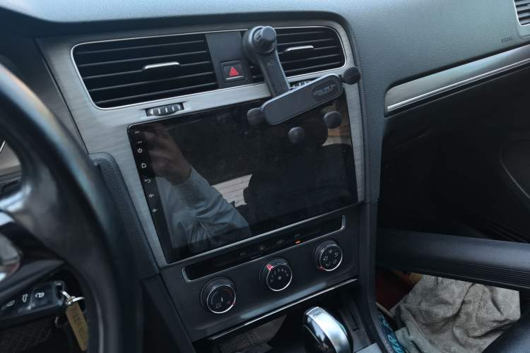 Used Volkswagen Golf 2014 1.4TSI Automatic Comfort Model Audio And AC Panel