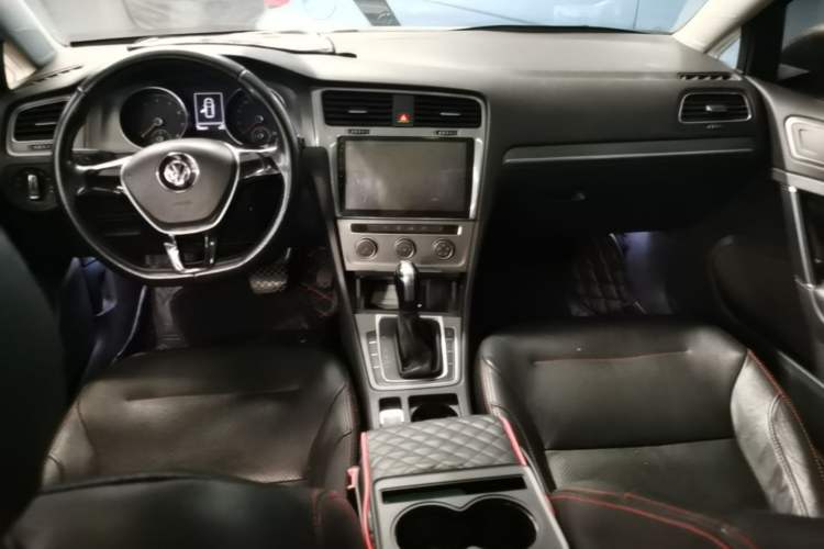Used Volkswagen Golf 2014 1.4TSI Automatic Comfort Model Center Console