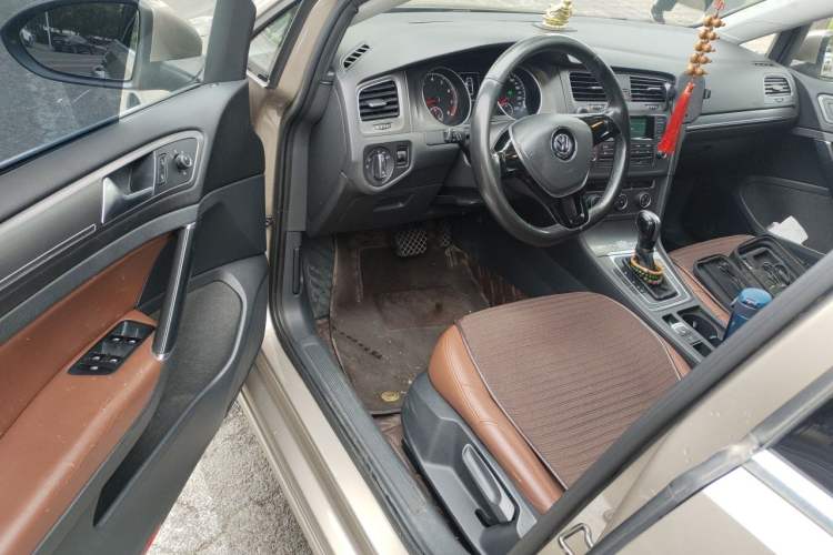 Used Volkswagen Golf 2014 1.6L Automatic Comfort Model Driver Seat