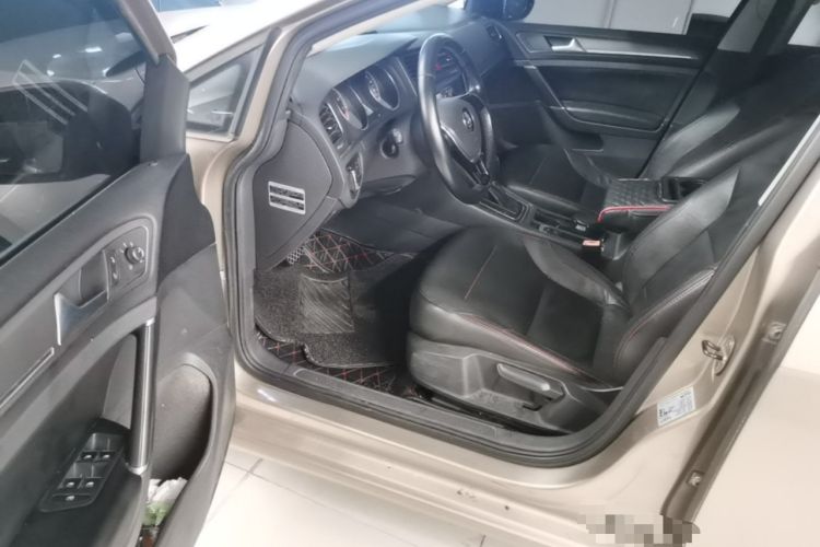 Used Volkswagen Golf 2014 1.4TSI Automatic Comfort Model Driver Seat