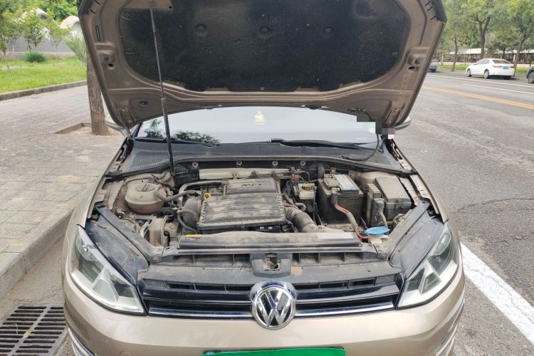 Used Volkswagen Golf 2014 1.6L Automatic Comfort Model Engine Bay