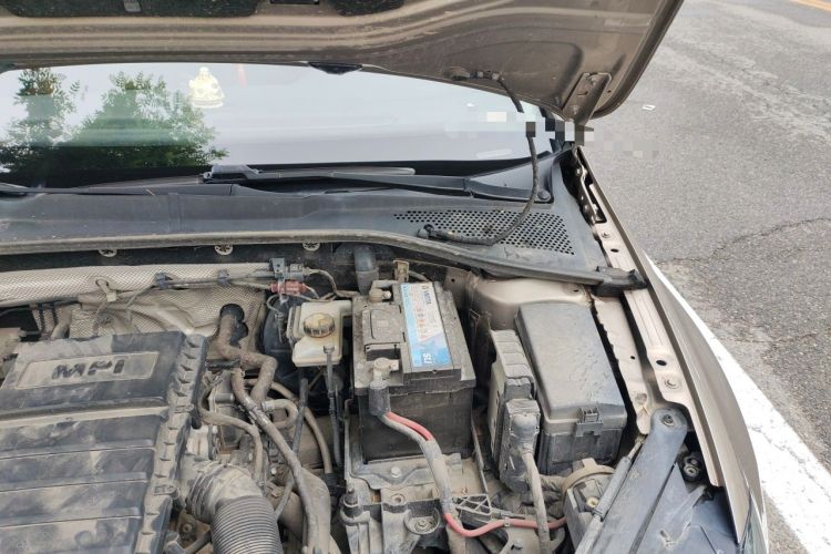 Used Volkswagen Golf 2014 1.6L Automatic Comfort Model Engine Bay Left